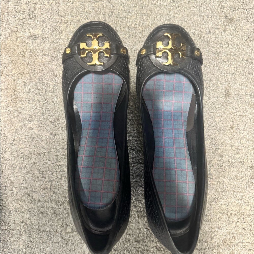 Tory Burch Navy Heels with Gold Emblem